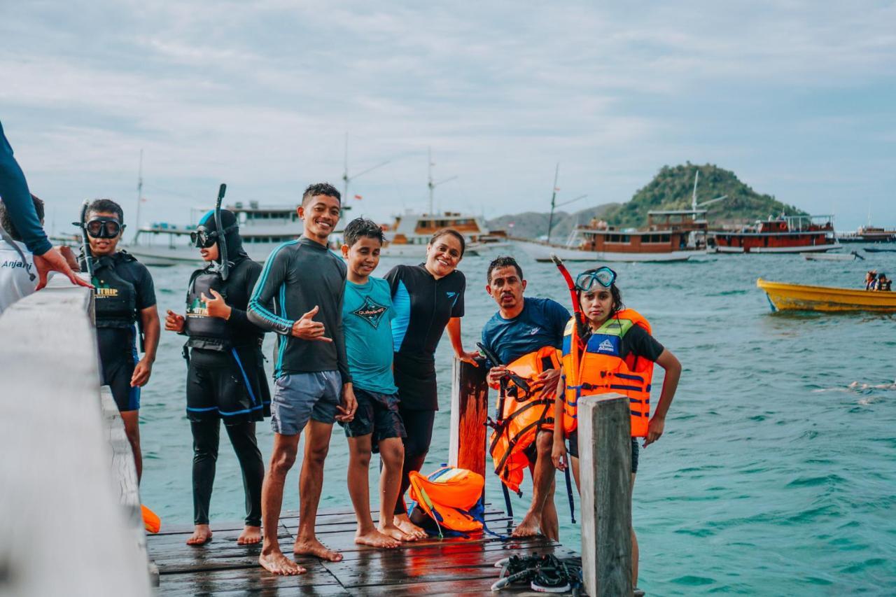 Komodoku One Love Homestay And Tour Labuan Bajo Exterior photo